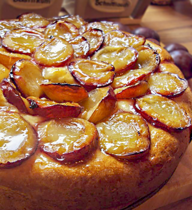 Сливовый пирог с маком