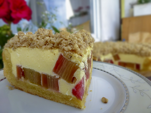 Творожный пирог с ревенем