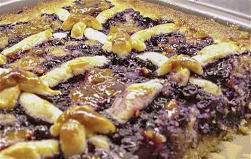 Чернично-миндальный пирог
