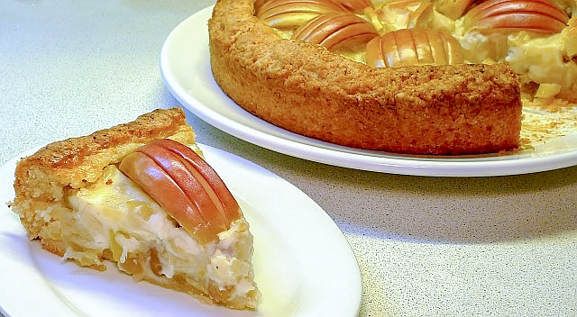 Яблочный пирог на творожном тесте