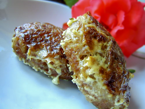 Картофельно-мясные котлеты в сметанном соусе