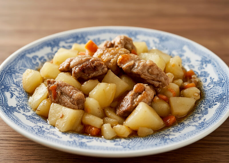 Картошка, тушенная с мясом
