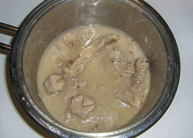 Мясо со смородиной