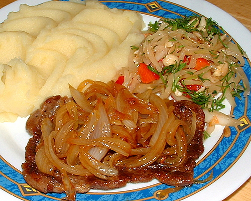 Лангет с карамелизированным луком