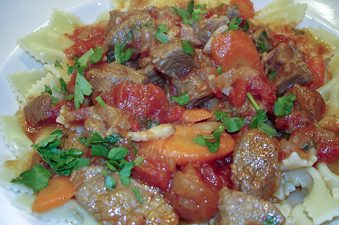 Паста с соусом из баранины