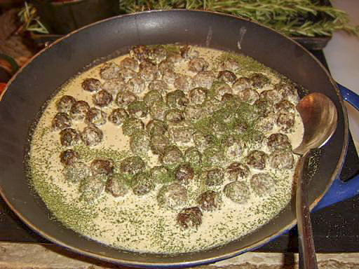 Тефтели в тхинном соусе