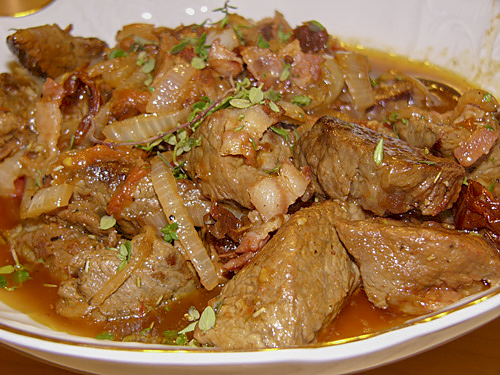 Говядина с вялеными помидорами