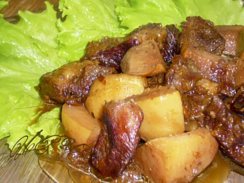 Баранина, тушенная с айвой