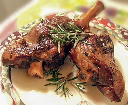 Запеченная баранья голень