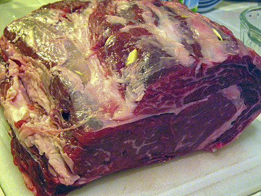 Мясо, запеченное в соусе из кофе и перца