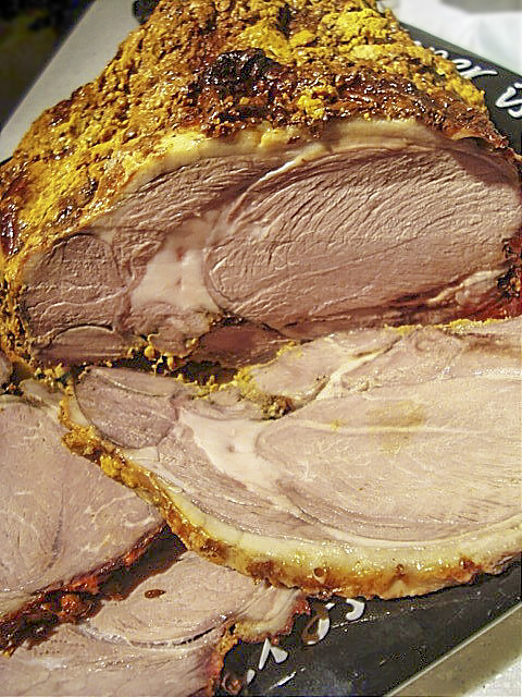 Баранья нога в ароматных специях