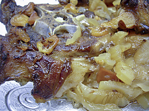 Рагу из баранины на луково-сельдерейной подушке