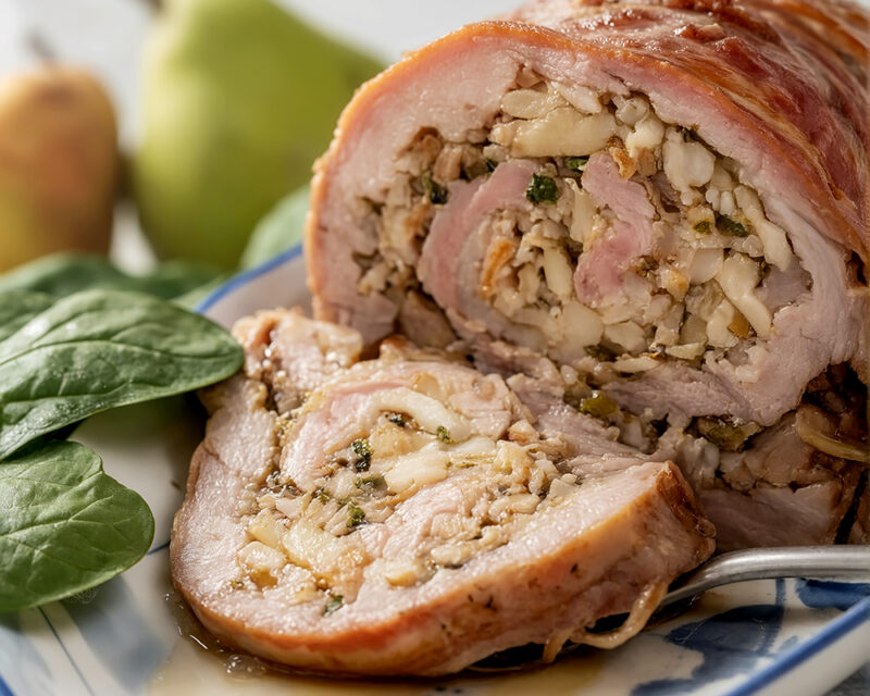 Рулет из говядины с грушами и сыром