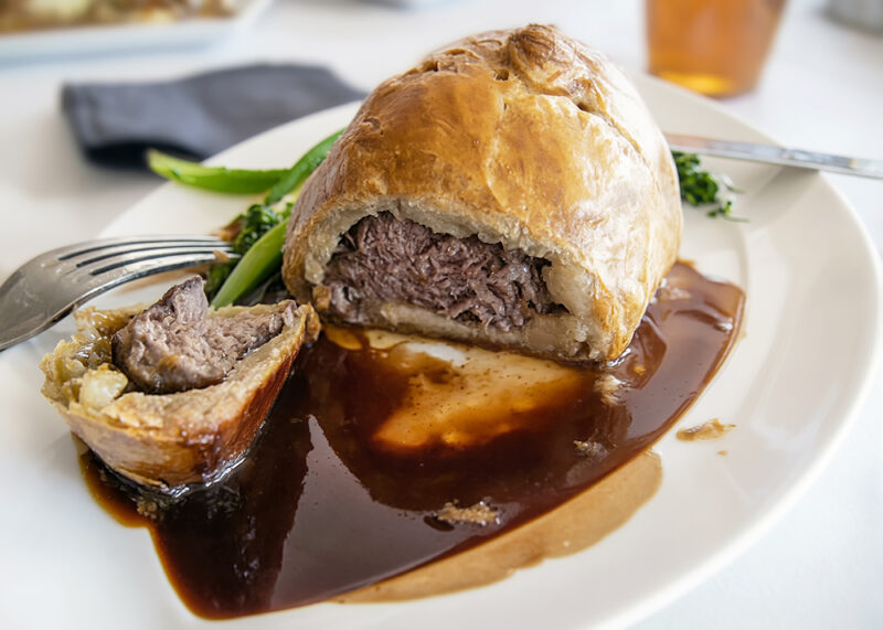 Говядина Веллингтон (Beef Wellington)