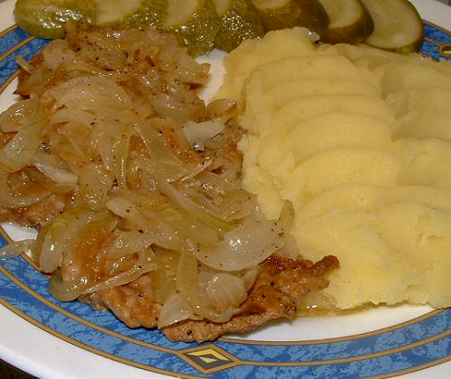 Отбивные с луком