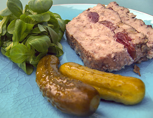 Террин из свинины со сливами и орехами