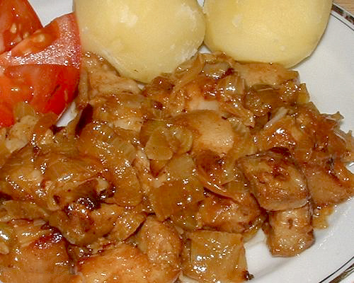 Cвинина, жаренная с луком