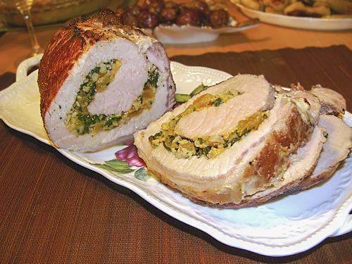 Запеченная свинина с айвой и шпинатом