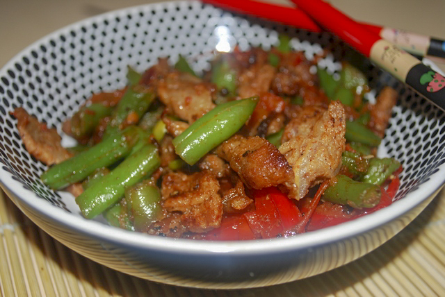 Свинина с зеленой фасолью