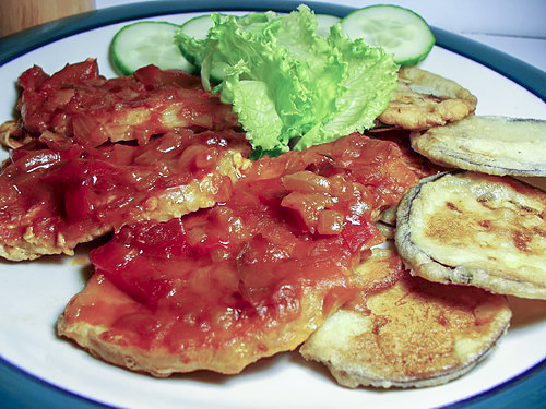 Свинина, запеченная в томатном соусе