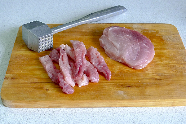 Поджарка из свинины с яблоками