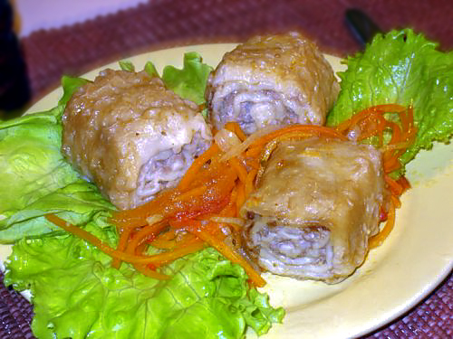 Мясные рулетики из пельменного теста