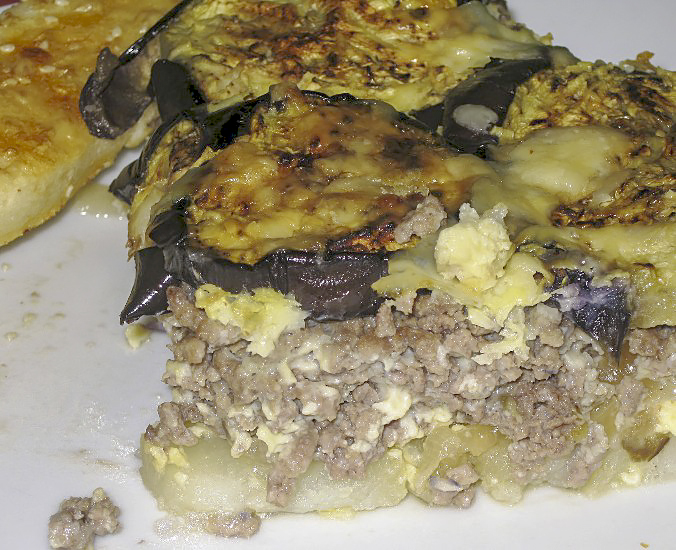 Запеканка из овощей и фарша