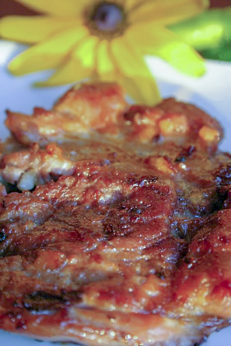 Свиные отбивные в медово-горчичном маринаде с корицей и кардамоном