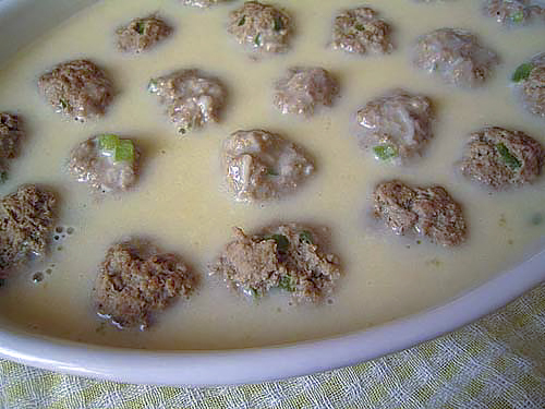 Тефтели в сырном соусе