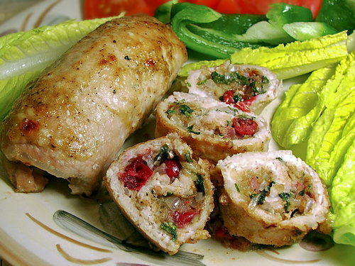 Фаршированные свиные рулетики в медово-горчичной глазури