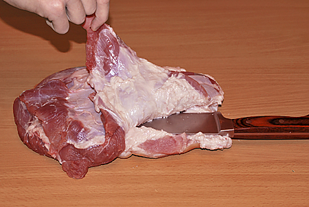 Пряный рулет из свинины