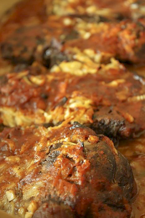 Запеченная свинина в пикантном соусе