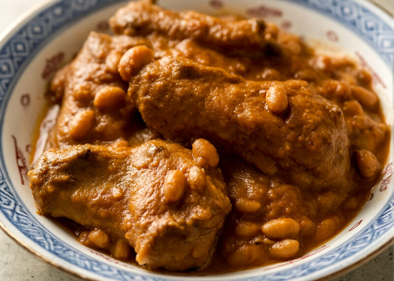 Свиные ребрышки с фасолью
