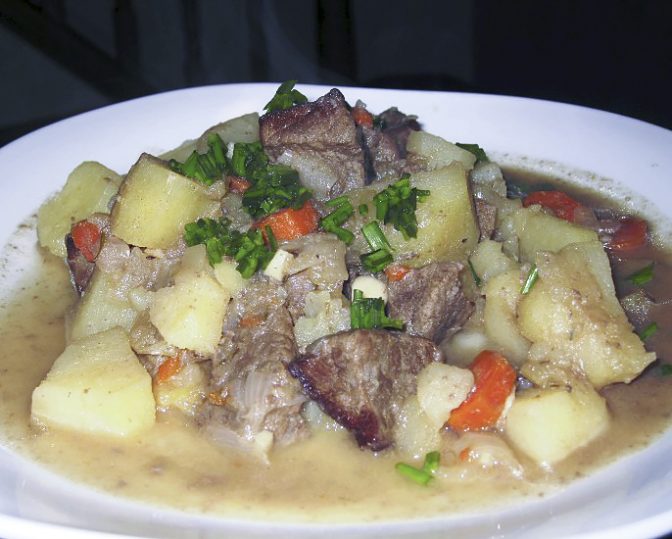 Жаркое из говядины с яблочным соком (Apple Cider Beef Stew)