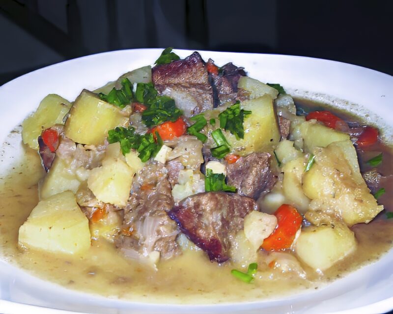 Жаркое из говядины с яблочным соком (Apple Cider Beef Stew)