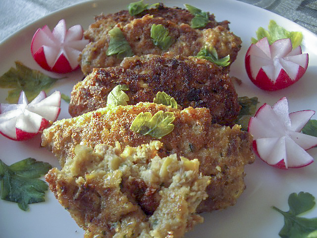 Фриттеры из свинины с кукурузой