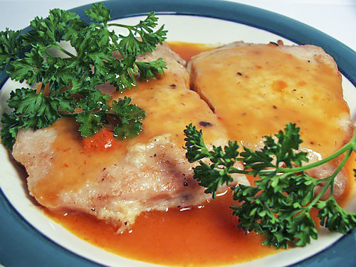 Отбивные в пряном томатном соусе