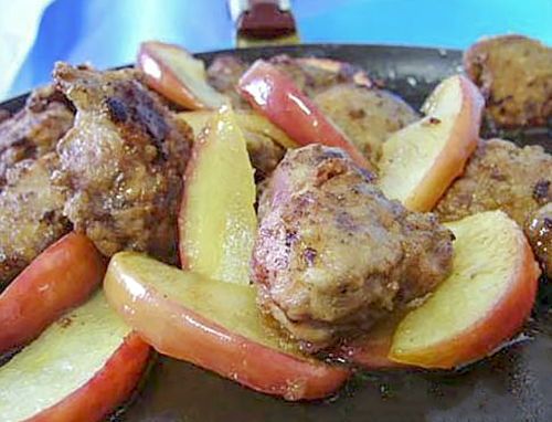 Печень с яблоками