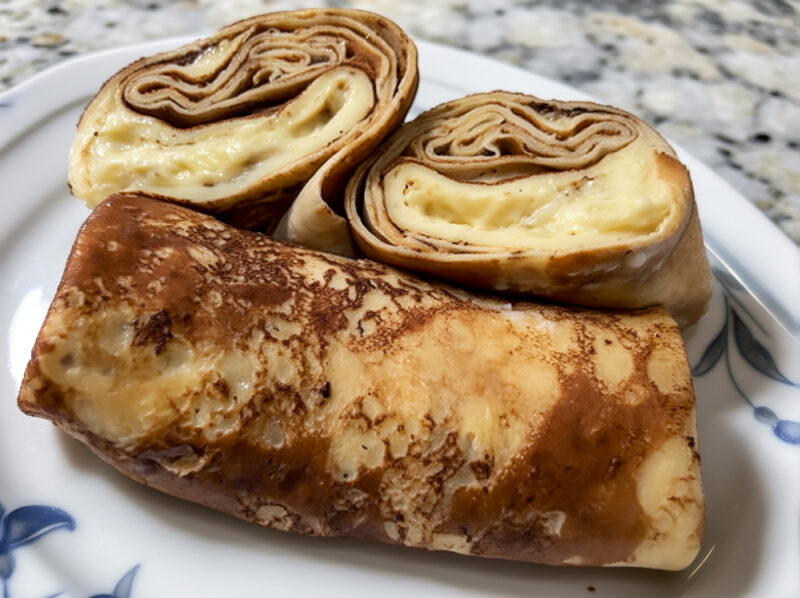 Блинчики с грибами и сыром