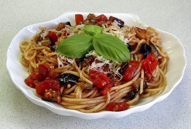 Спагетти с баклажанами