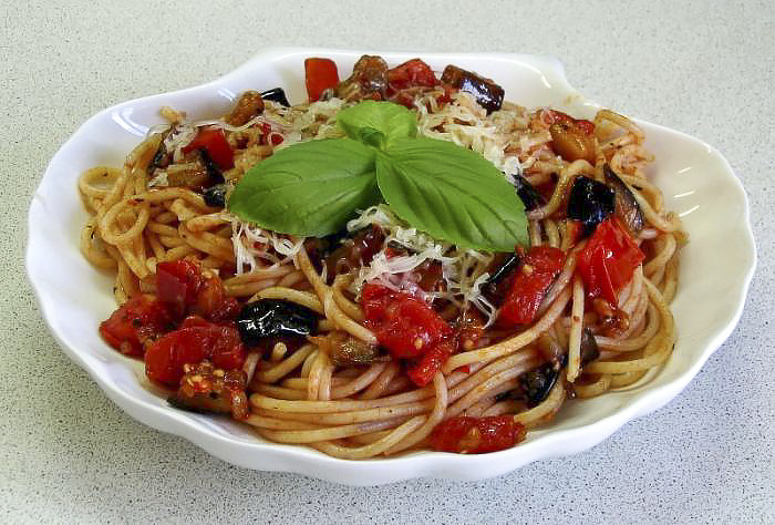 Спагетти с баклажанами