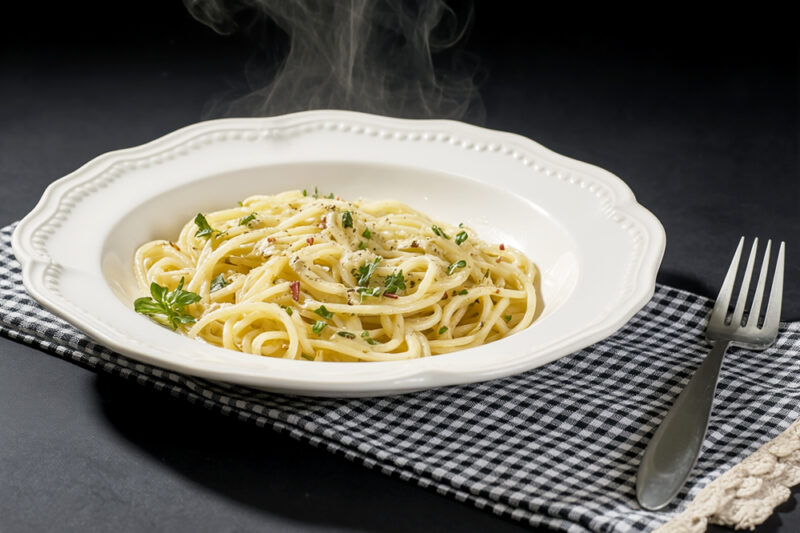 Спагетти с оливковым маслом и чесноком (Spaghetti Aglio E Olio)
