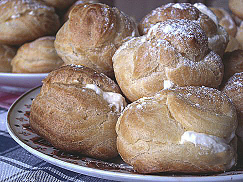 Профитроли с кремом шантильи