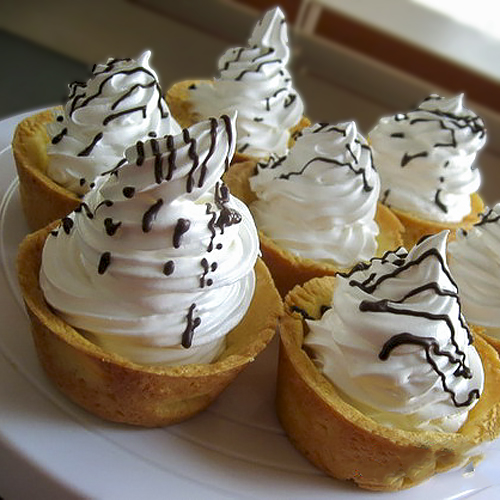 Корзиночки с белковым кремом