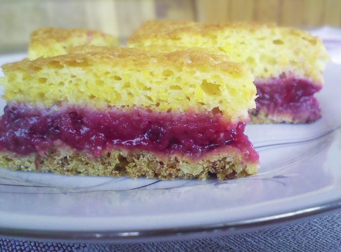 Лимонно-клюквенные пирожные