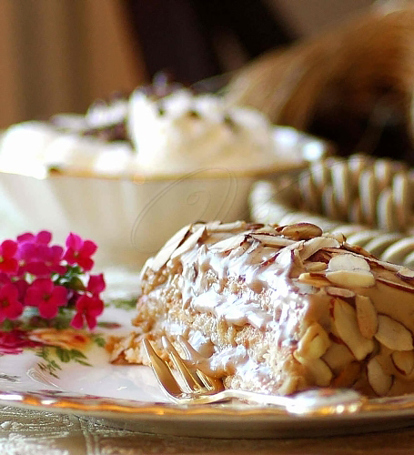 Миндальный торт с кофейным кремом