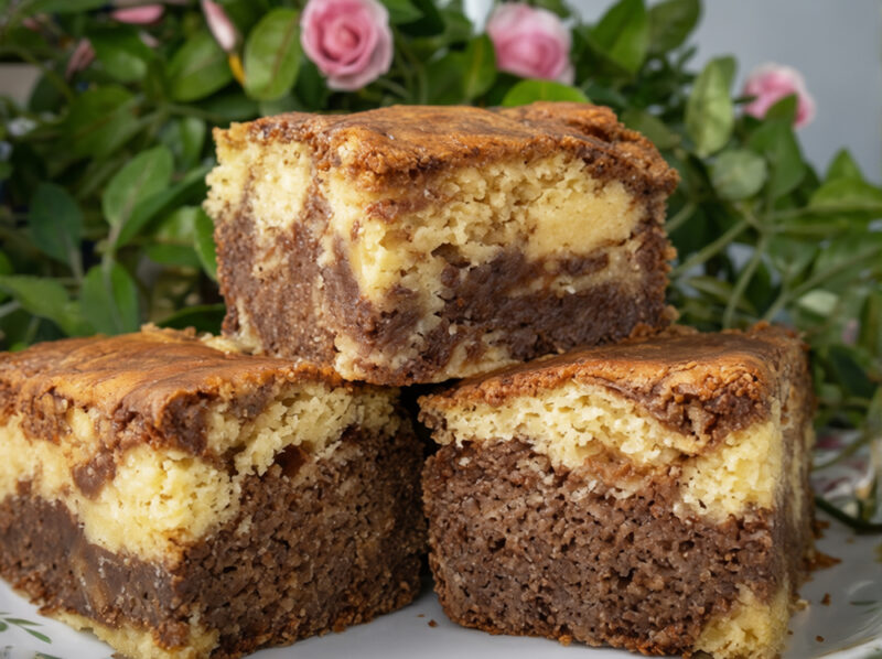 Мраморные брауни с творогом и орехами