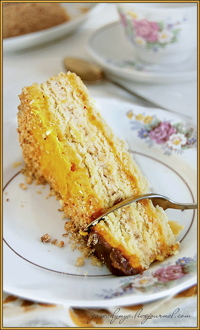 Песочный торт с курагой и грецкими орехами