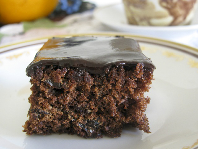 Пирожные с черносливом и орехами