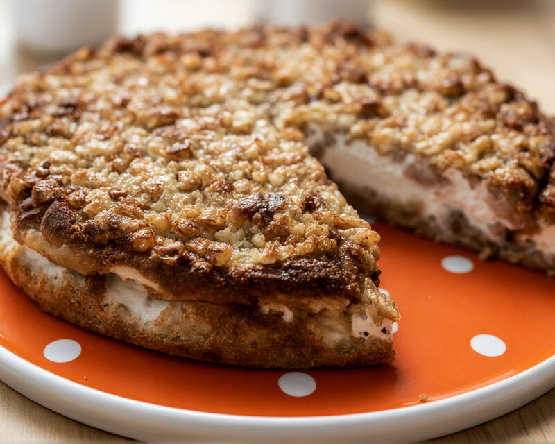 Пирог с творогом и яблоками